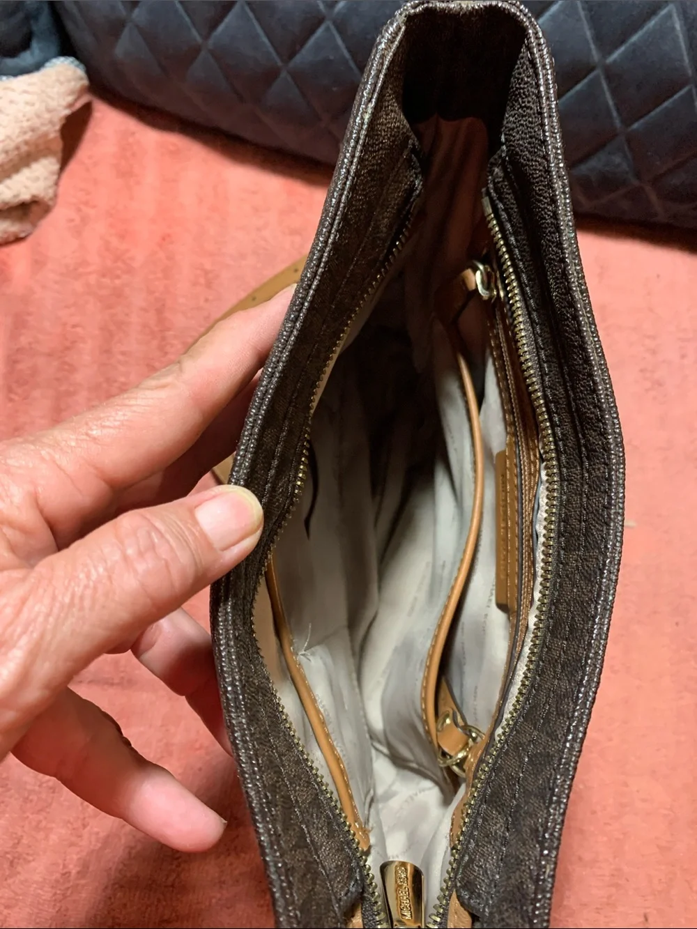 Michael Kors jet set travel large messenger bag